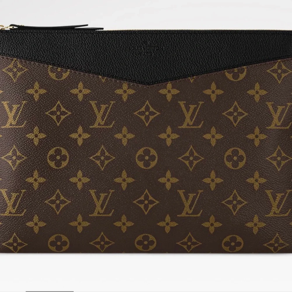 Louis Vuitton Daily Pouch Monogram Canvas Zip Pouch